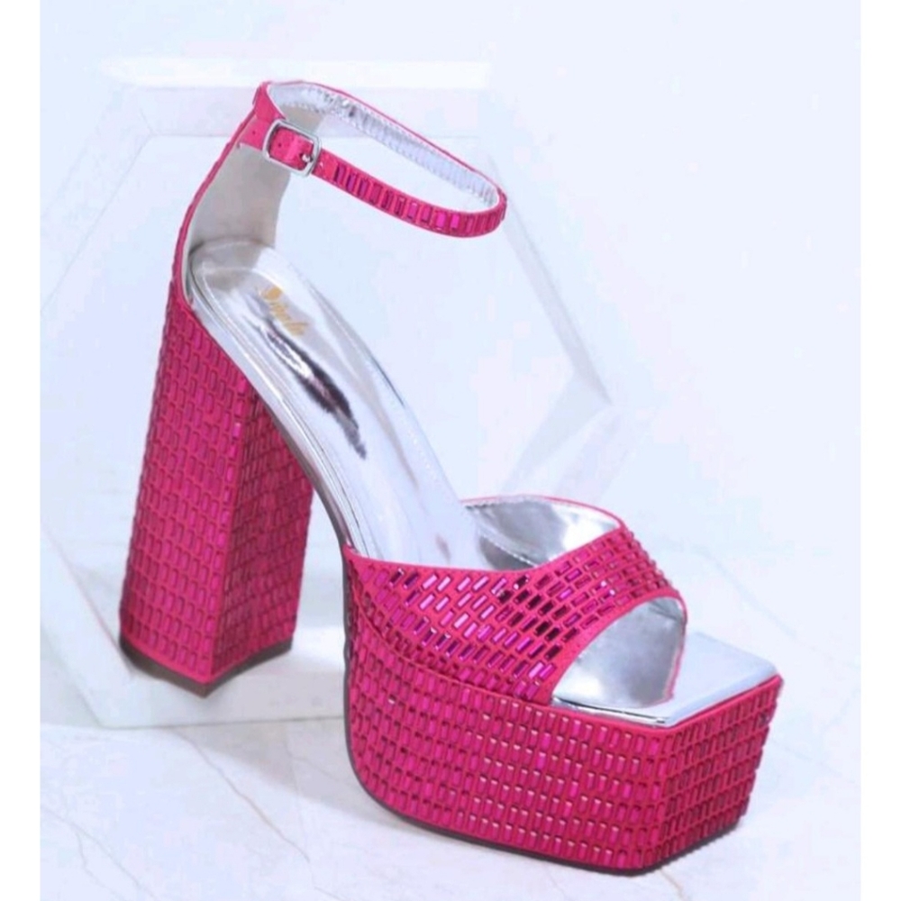 Pink Platform Heels 🩷